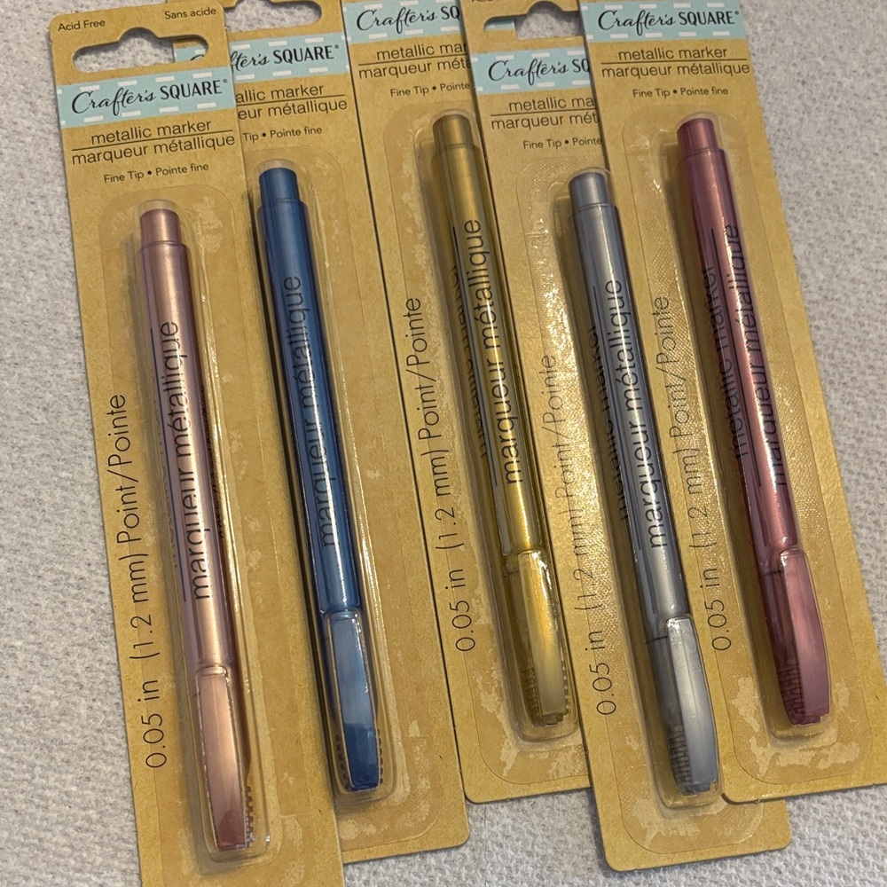 Crafter's Square Metallic Markers Set